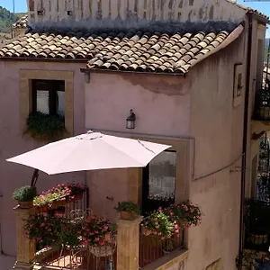 Mugnos Charme Living Bed & Breakfast